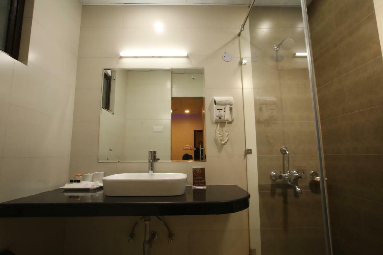 Hotel Surya International Дели Экстерьер фото