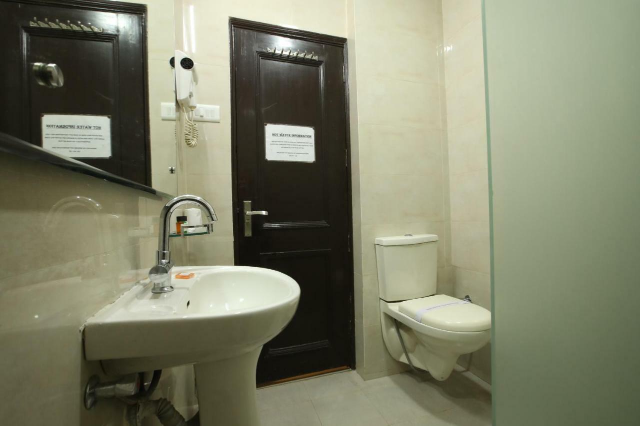 Hotel Surya International Дели Экстерьер фото